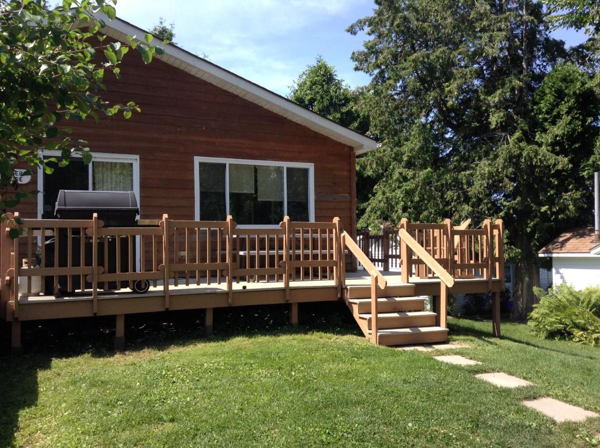 Merland Park Cottages&Motel Picton Exteriör bild