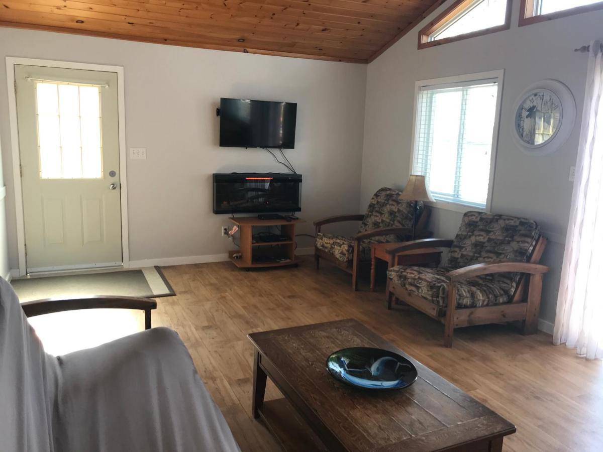 Merland Park Cottages&Motel Picton Exteriör bild