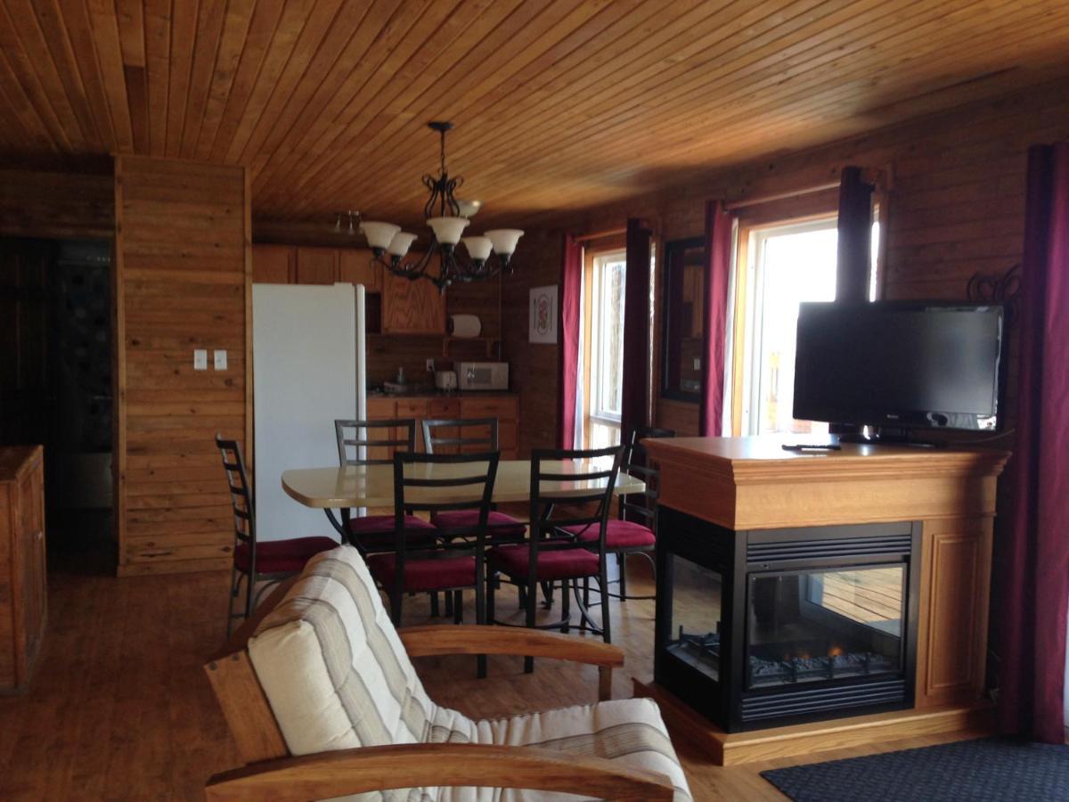 Merland Park Cottages&Motel Picton Exteriör bild