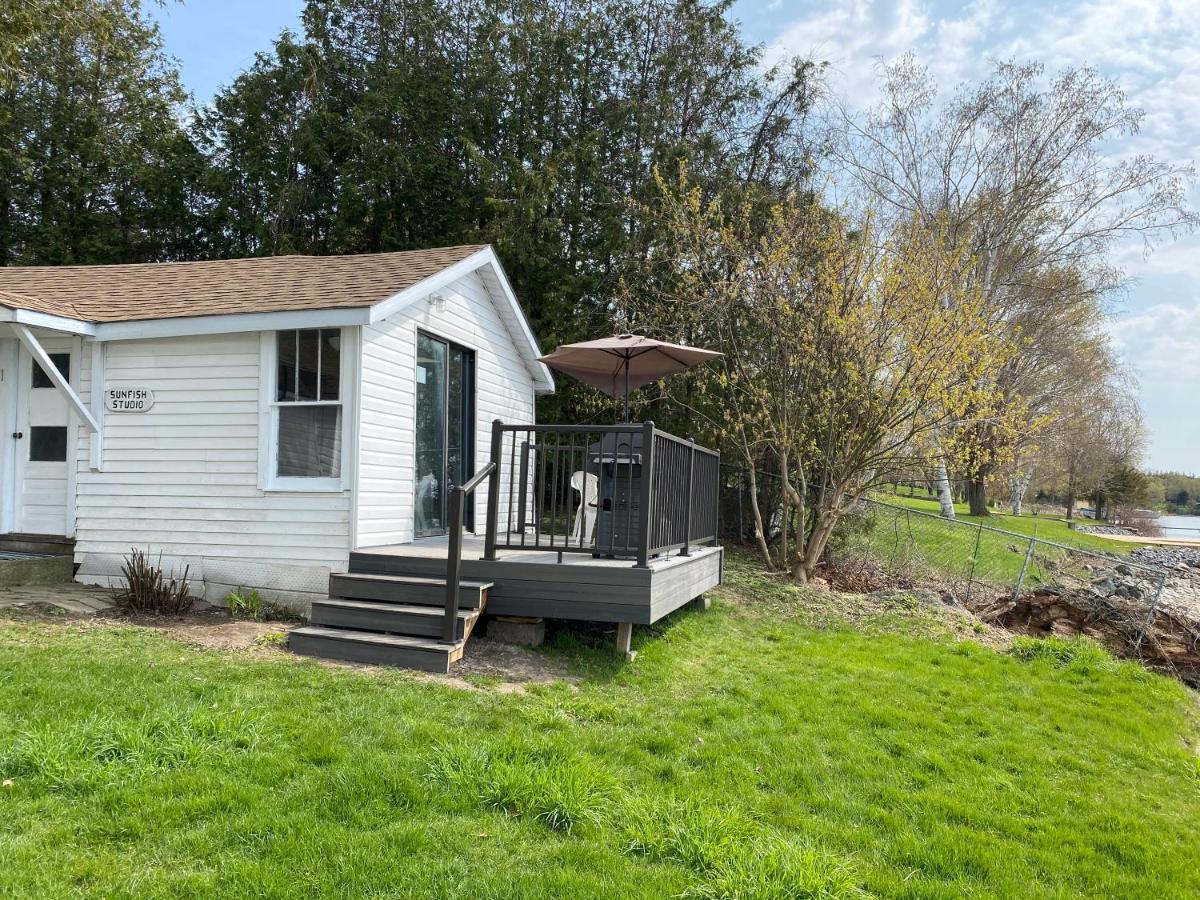 Merland Park Cottages&Motel Picton Exteriör bild