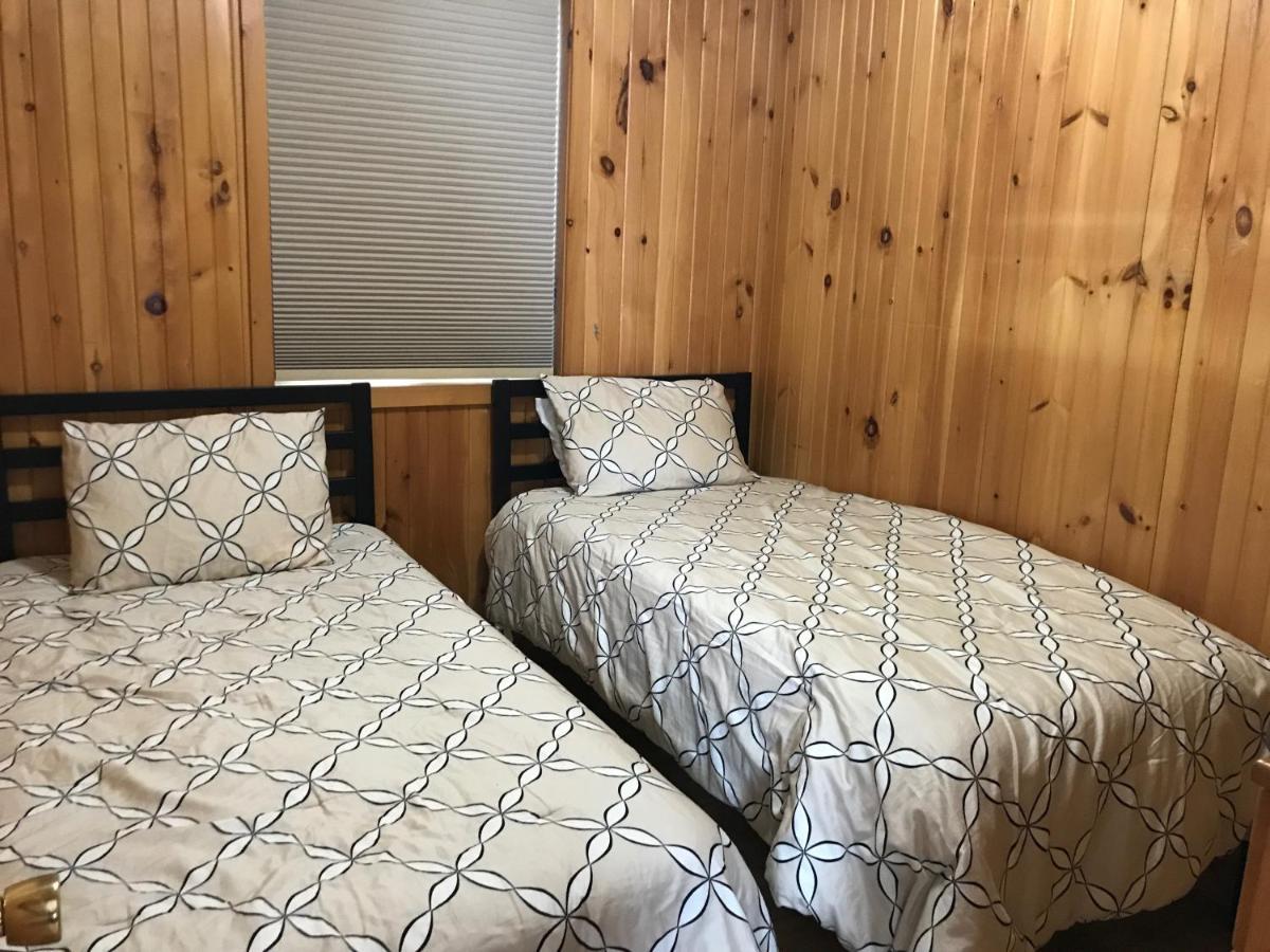 Merland Park Cottages&Motel Picton Exteriör bild