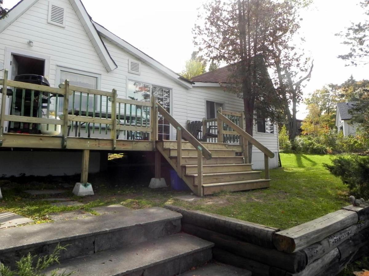 Merland Park Cottages&Motel Picton Exteriör bild