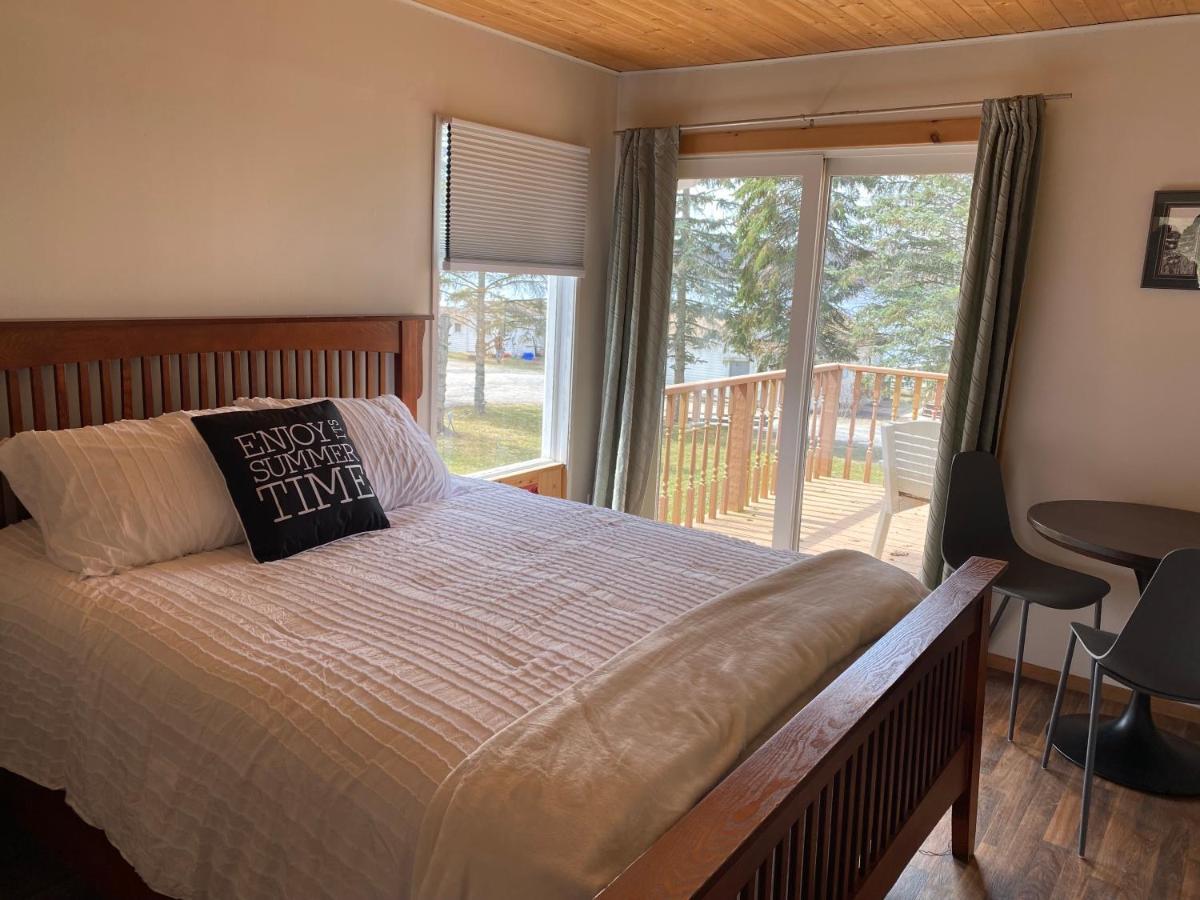 Merland Park Cottages&Motel Picton Exteriör bild