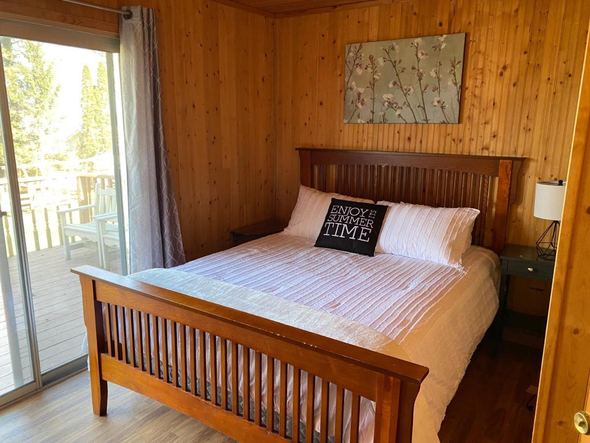 Merland Park Cottages&Motel Picton Exteriör bild