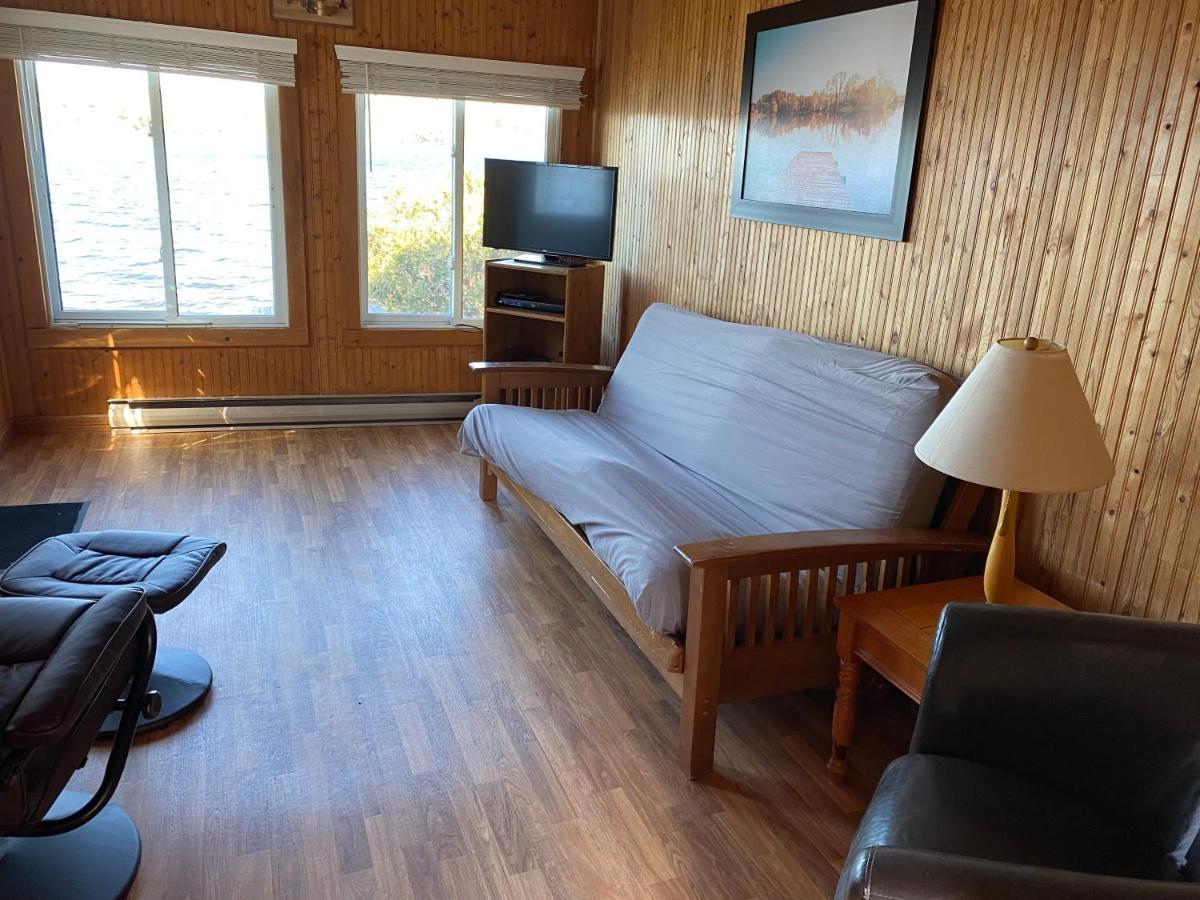 Merland Park Cottages&Motel Picton Exteriör bild