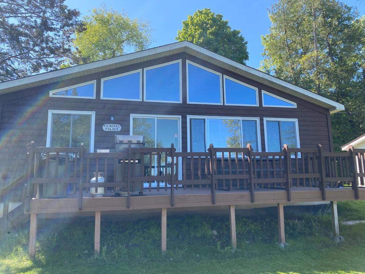Merland Park Cottages&Motel Picton Exteriör bild