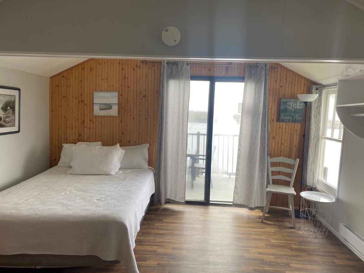 Merland Park Cottages&Motel Picton Exteriör bild