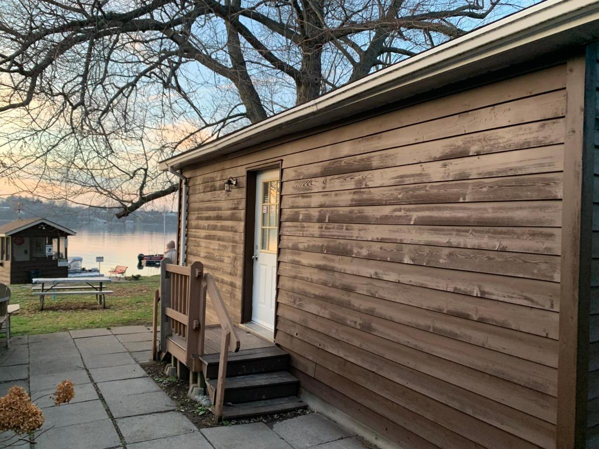 Merland Park Cottages&Motel Picton Exteriör bild