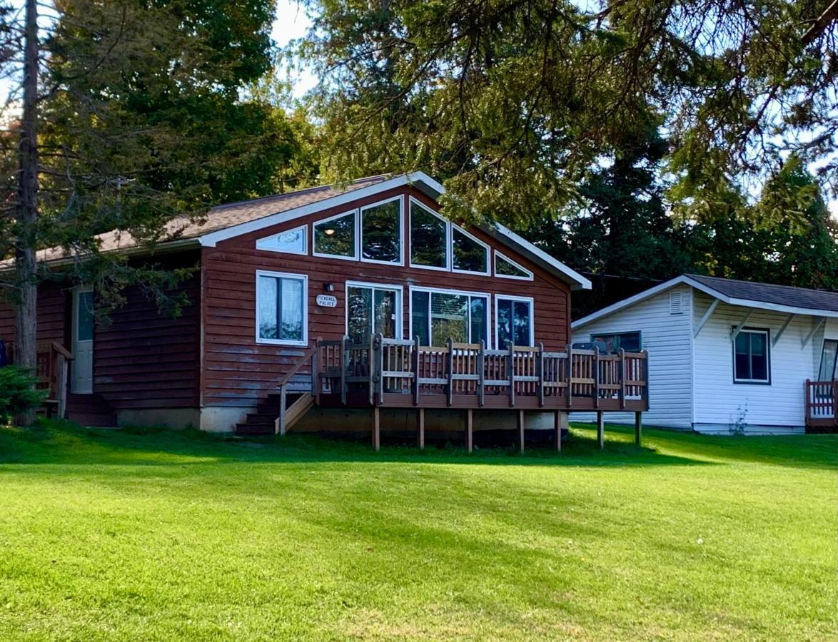 Merland Park Cottages&Motel Picton Exteriör bild
