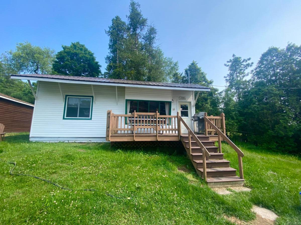 Merland Park Cottages&Motel Picton Exteriör bild