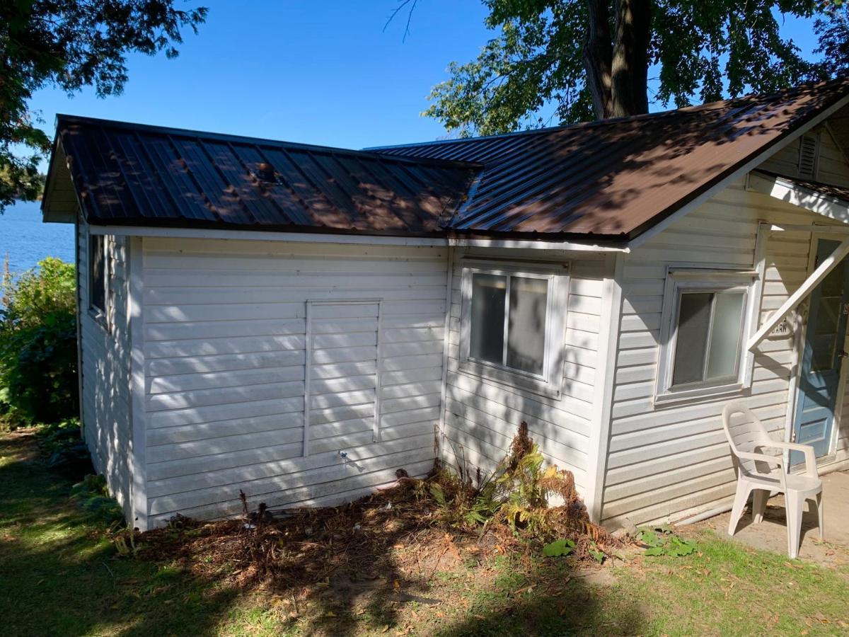 Merland Park Cottages&Motel Picton Exteriör bild