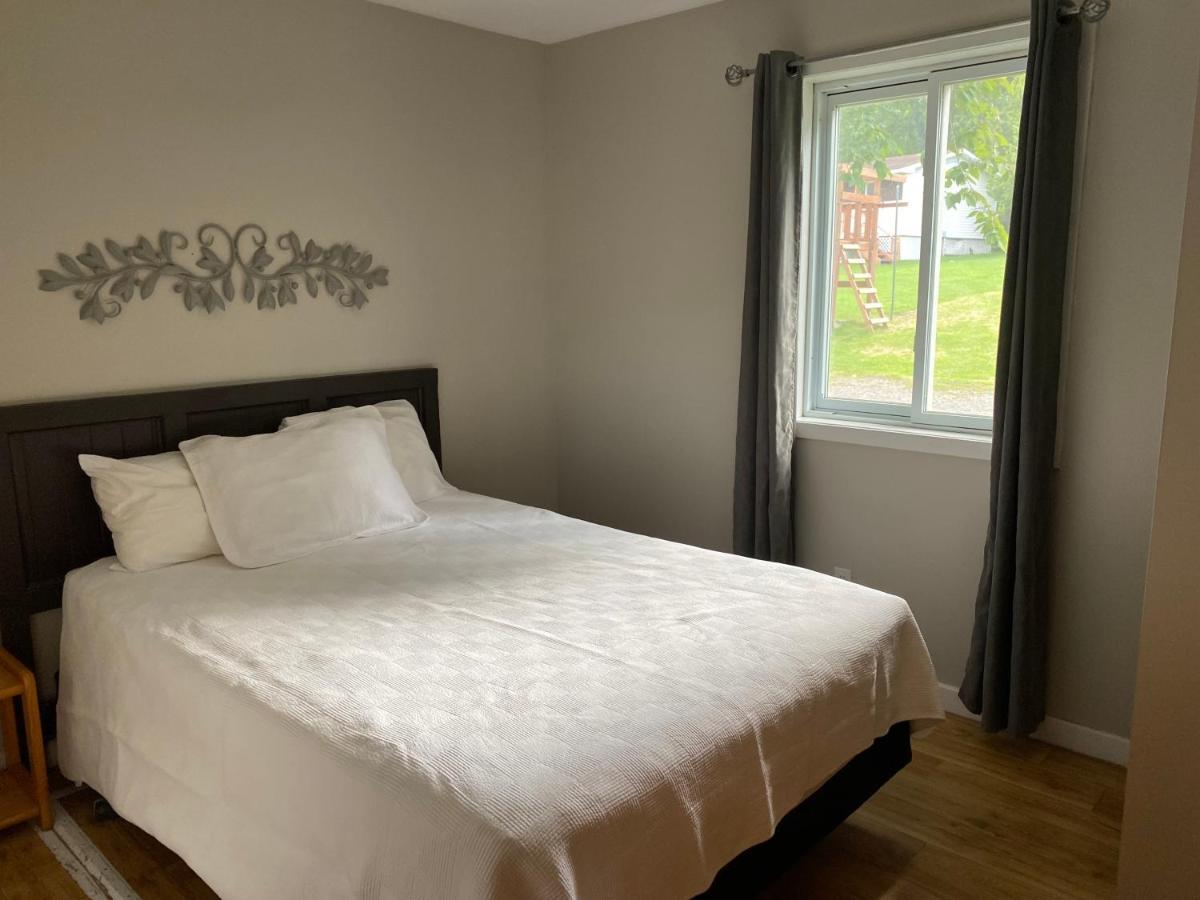 Merland Park Cottages&Motel Picton Exteriör bild